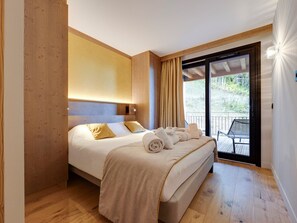 4 bedrooms, free WiFi, bed sheets