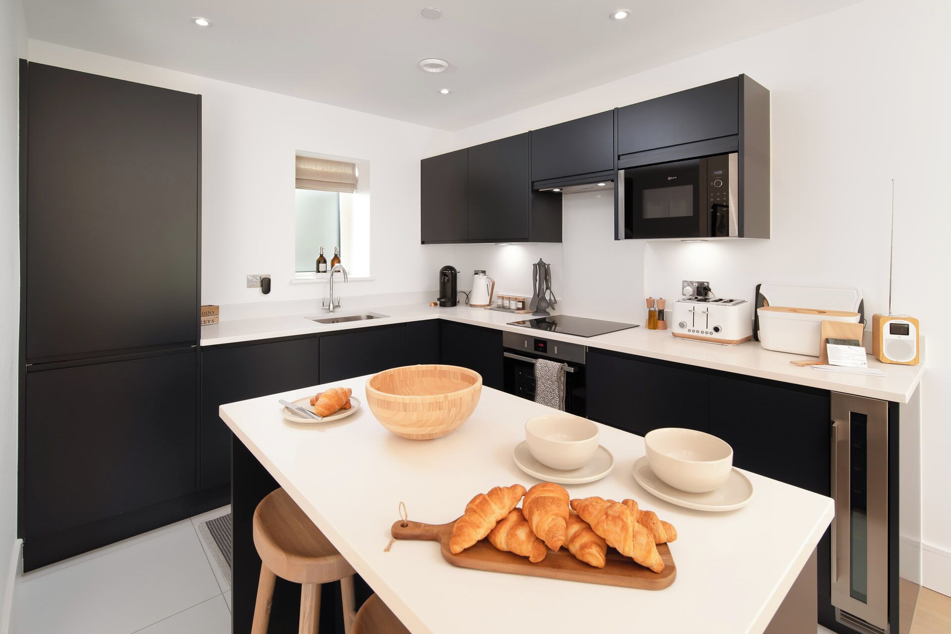 Microondas, horno, placa de cocina, lavavajillas