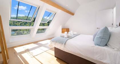 Overwater Point – 2-Bed River View Apartment at Tors Park