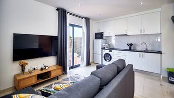 Apartment, City View | Living area