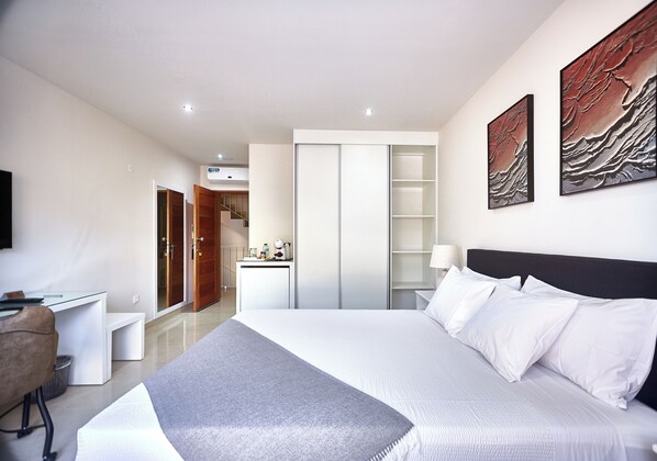 In-room safe, blackout curtains, iron/ironing board, free WiFi