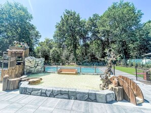 Pool - Beautiful private villa for 10 people with WIFI, pool, TV and terrace (Apeldoorn)