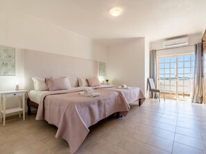 4 Schlafzimmer, Zimmersafe, Bügeleisen/Bügelbrett, kostenloses WLAN