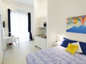 Iron/ironing board, WiFi, bed sheets