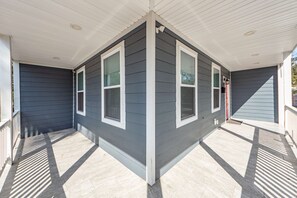 Terrace/patio - The Beacon Summary:<br>W (North Charleston)