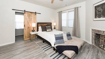 3 slaapkamers, een strijkplank/strijkijzer, gratis wifi, beddengoed