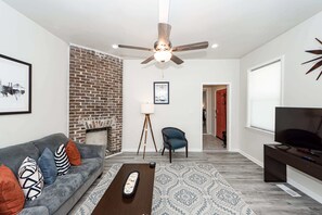 TV, offices - The Beacon (North Charleston)