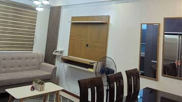 Apartment, 2 Bedrooms | Living room