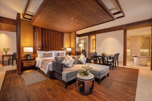 Suite – junior | Safe på rommet, skrivebord, strykejern/-brett og wi-fi (inkludert)