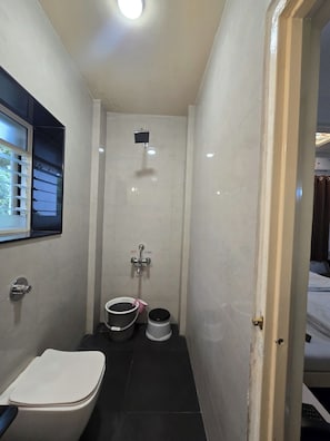 Deluxe Double Room | Bathroom | Towels
