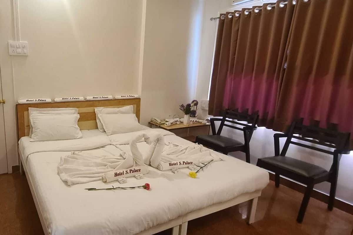 Deluxe Double Room | Free WiFi