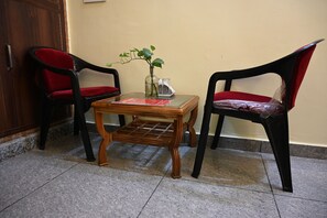 Área de estar no saguão