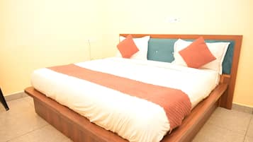 Phòng đôi hoặc 2 giường đơn Deluxe | Bàn, truy cập Internet không dây miễn phí, bộ trải giường