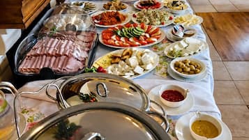 Daily buffet breakfast for a fee