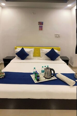 Standard Room | Free WiFi, bed sheets - Fortune Heights (Hyderabad)