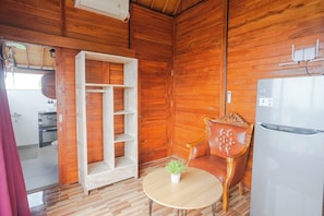Penthouse | Desk, free WiFi