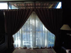 Desk, free WiFi, bed sheets