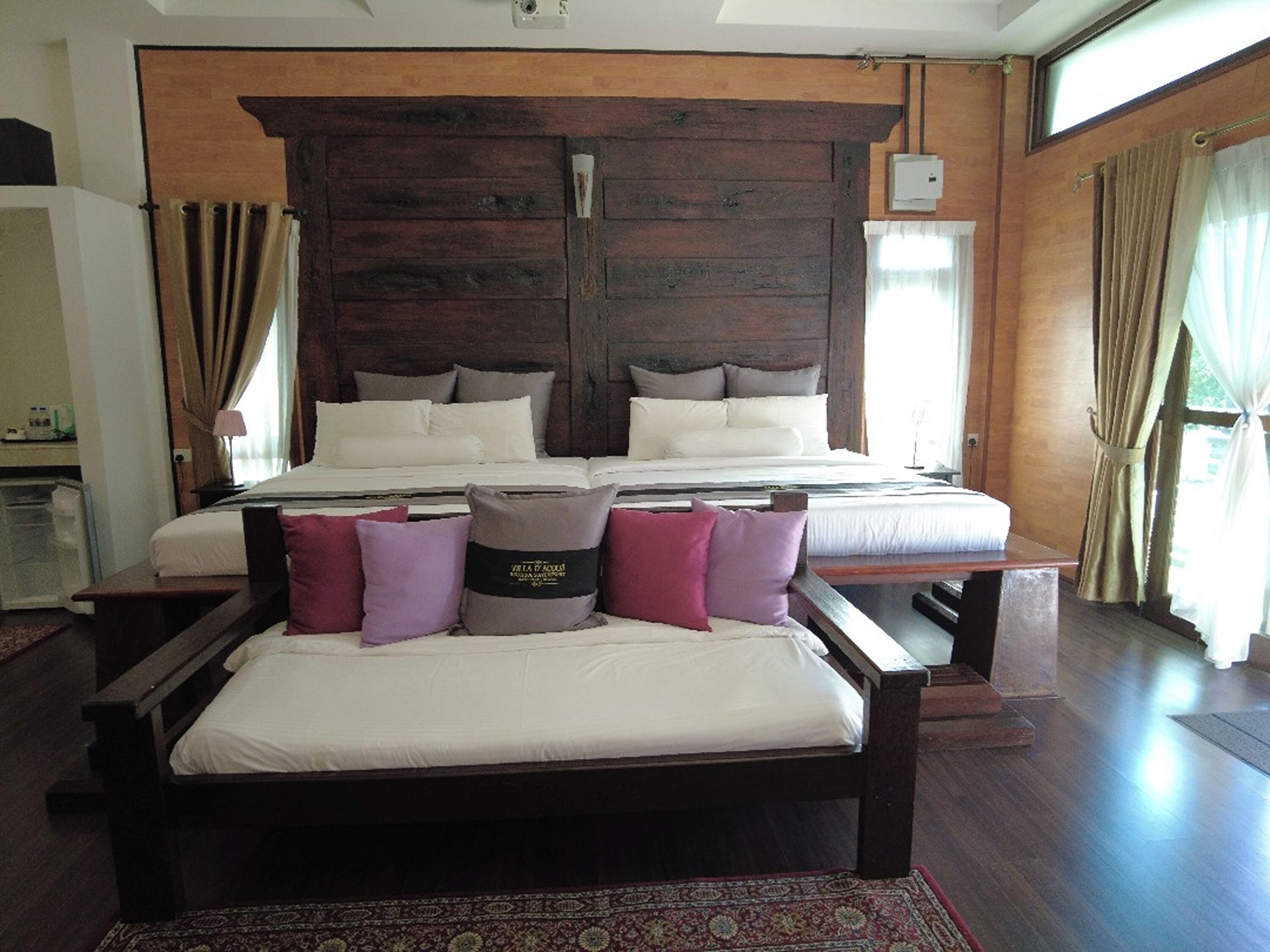 Villa | Desk, free WiFi, bed sheets
