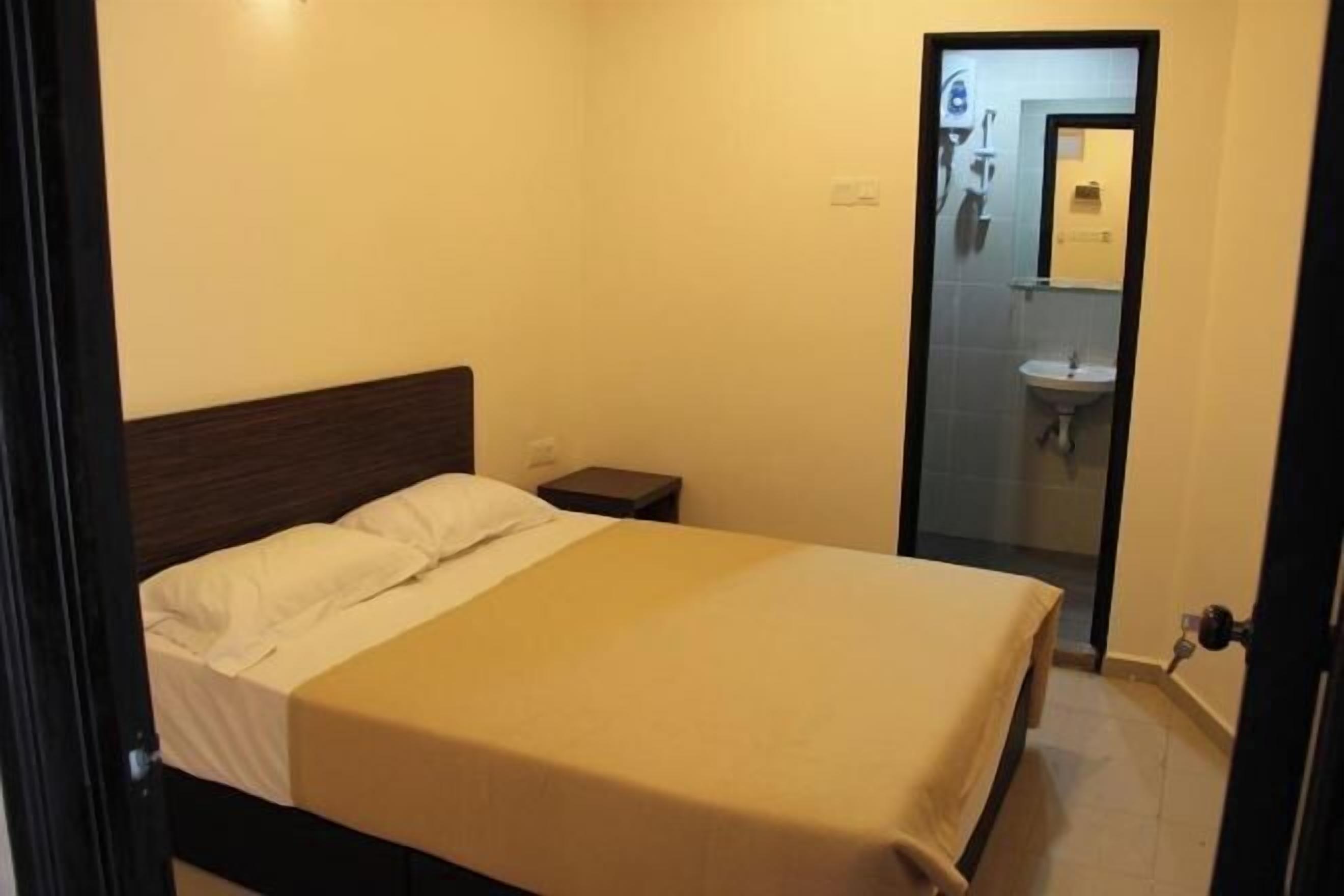 Desk, iron/ironing board, free WiFi, bed sheets