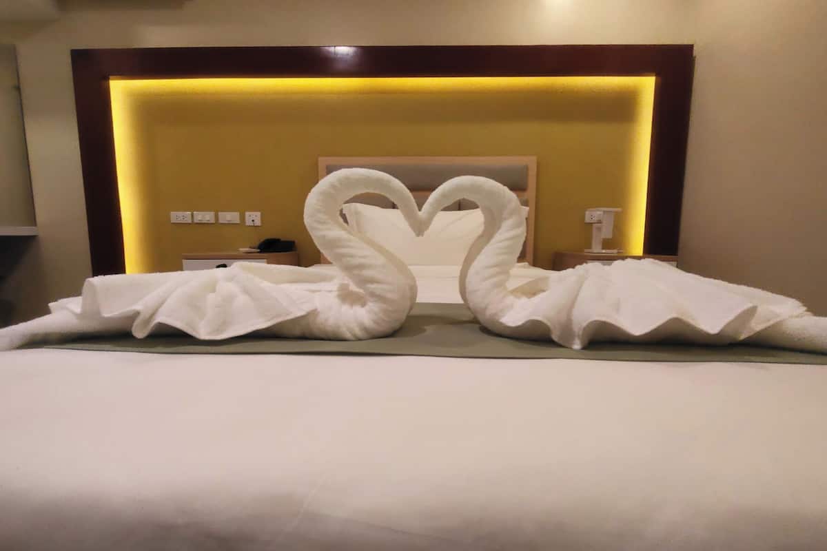 Phòng Tiêu chuẩn | Minibar, bàn, màn/rèm cản sáng, bàn ủi/dụng cụ ủi quần áo