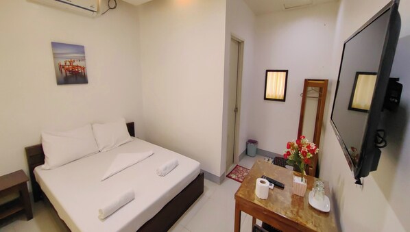 Superior Double Room | Desk, free WiFi, bed sheets