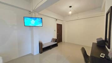 Habitación doble Deluxe, 1 cama King size | Escritorio, wifi gratis y ropa de cama
