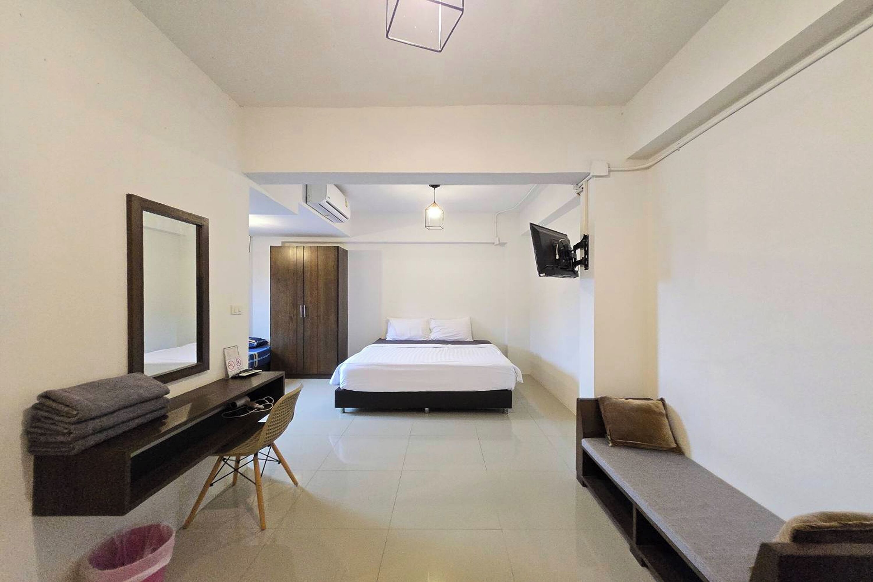 Habitación doble Deluxe, 1 cama King size | Escritorio, wifi gratis y ropa de cama 