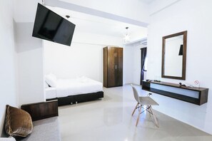 Deluxe Double Room, 1 King Bed | Desk, free WiFi, bed sheets - Hotel Wualai By Cmstay (Chiang Mai)