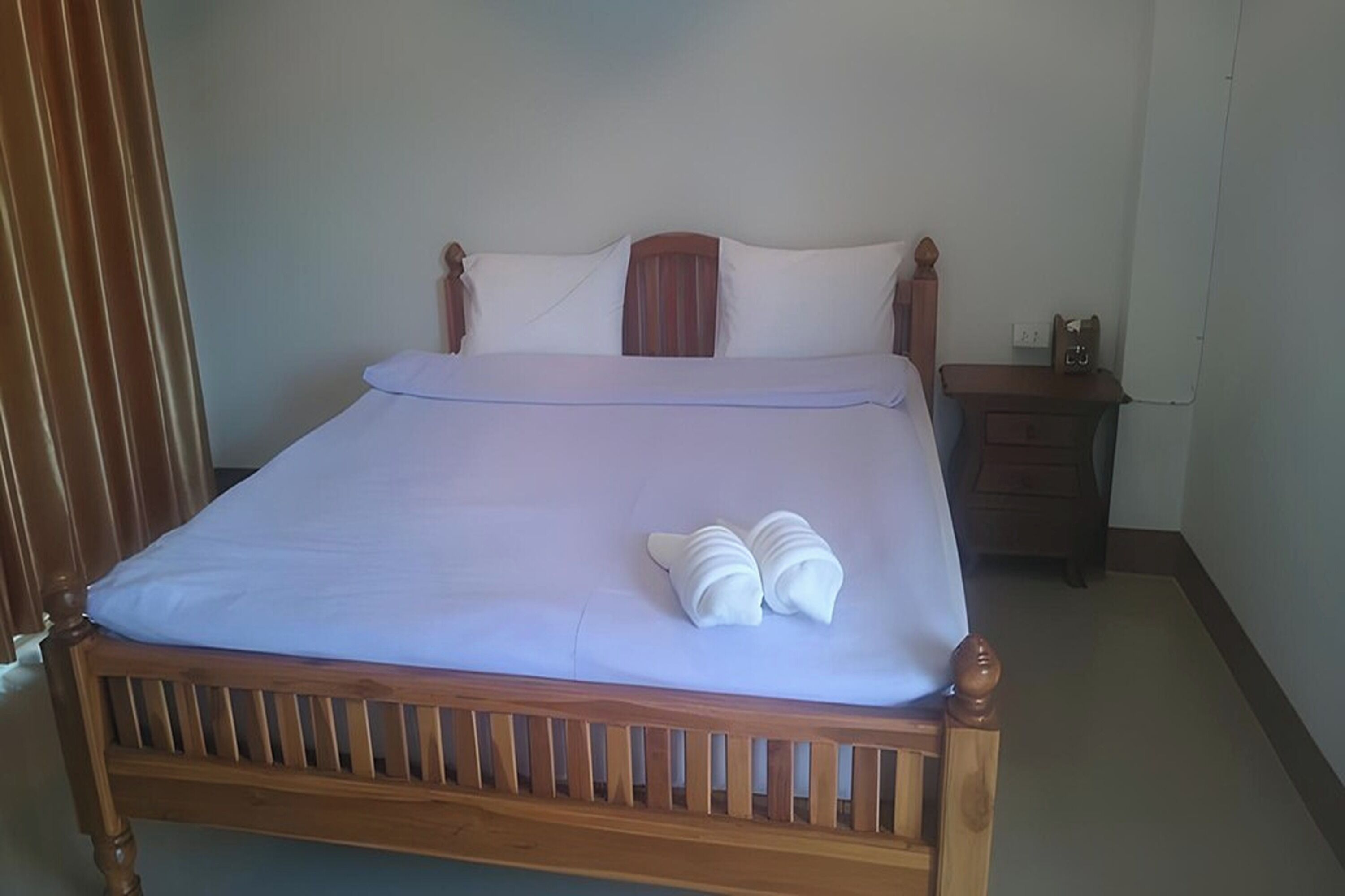 Standard Double Room | Free WiFi, bed sheets