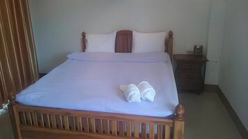 Standard Double Room | Free WiFi, bed sheets