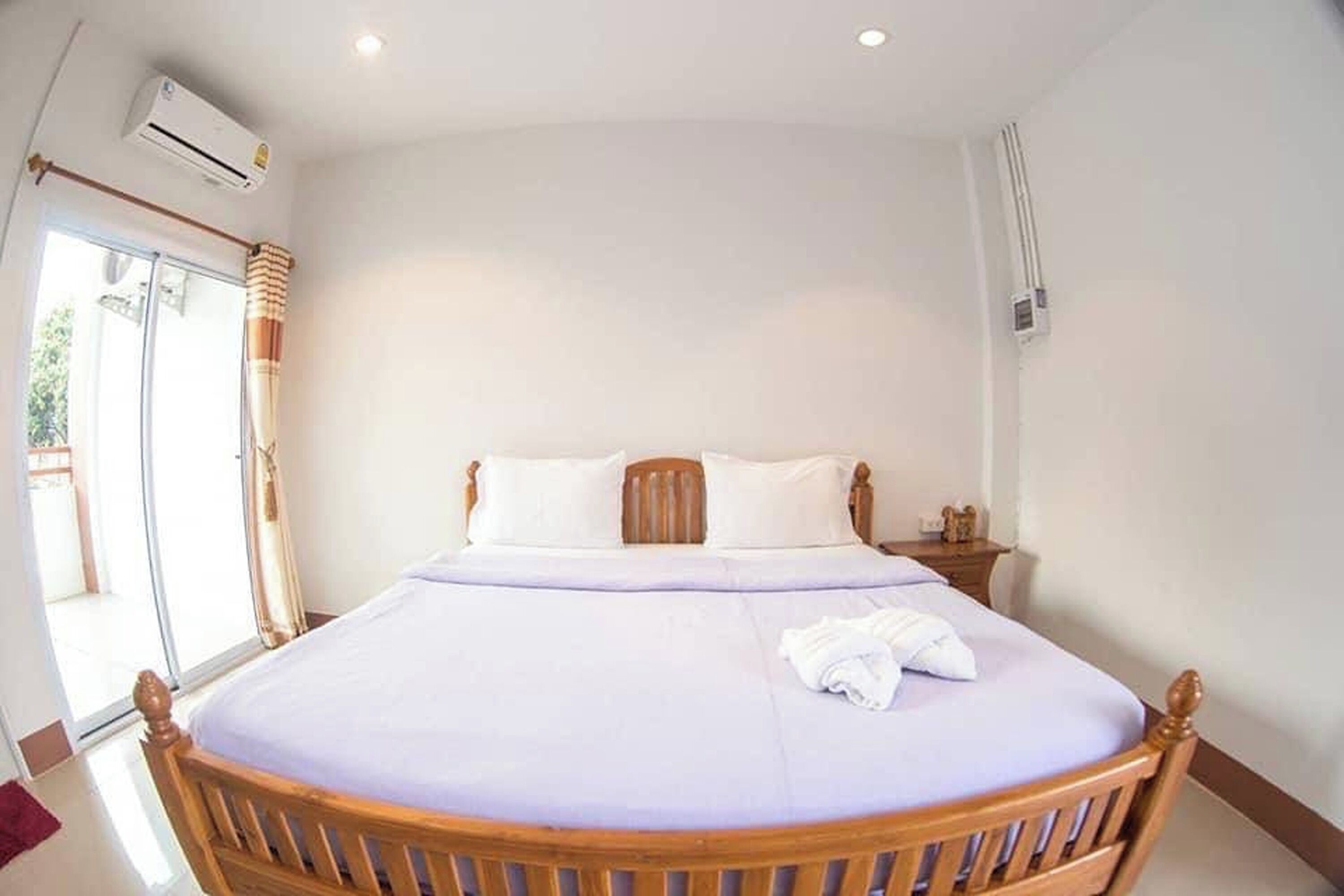 Wi-Fi gratuit, draps fournis