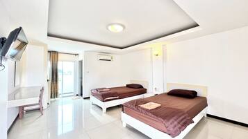 Standard Twin Room | Desk, free WiFi, bed sheets
