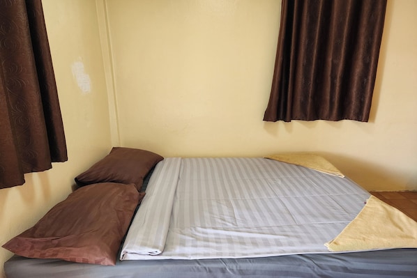 Free WiFi, bed sheets