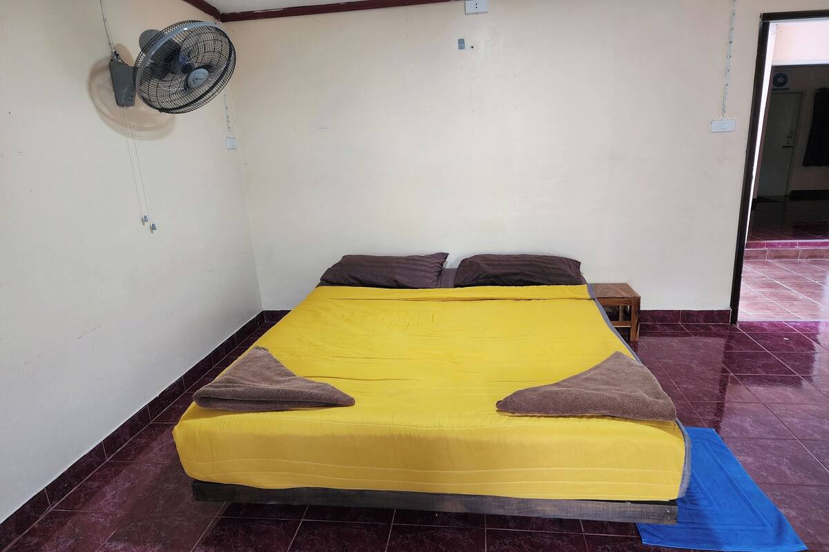 Wifi gratis y ropa de cama