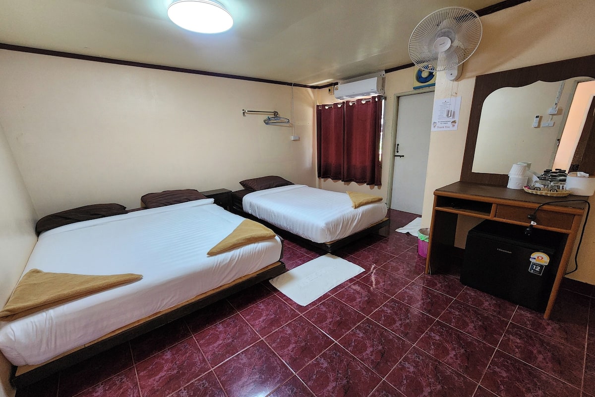 Free WiFi, bed sheets