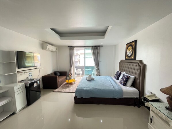 Super Deluxe | In-room safe, desk, blackout drapes, free WiFi - W-9 Hotel (Pattaya)