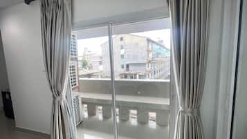 Deluxe Room | In-room safe, desk, blackout drapes, free WiFi