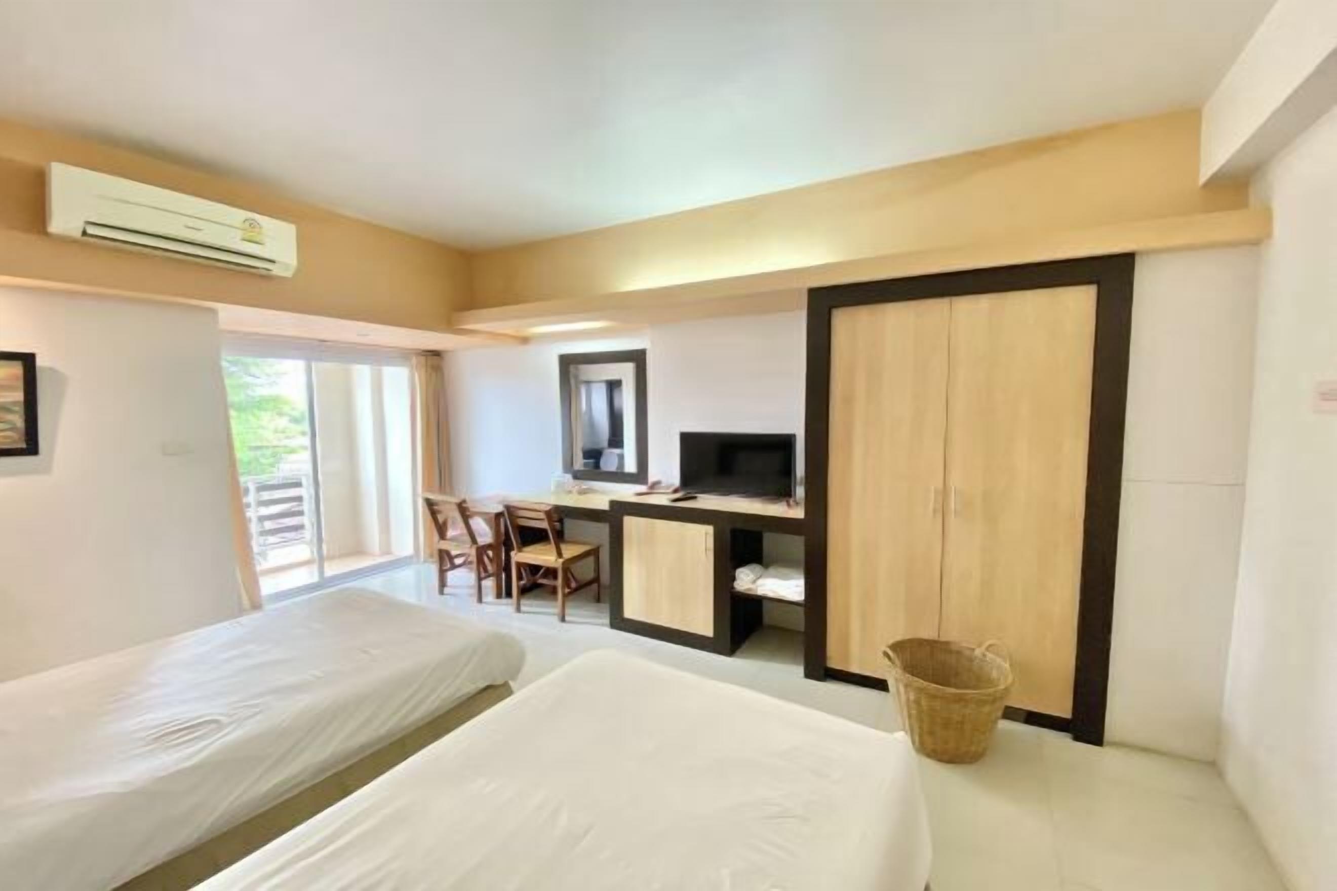 Desk, WiFi (free), bed sheets
