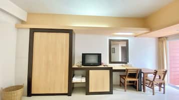 Standard Double Room | Desk, free WiFi, bed sheets