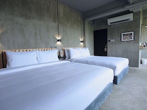 Family Room | Minibar, free WiFi, bed sheets - Sukhum Rajamangala-Phatthanakan Rooms (Bangkok)