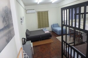 Kamar Keluarga, kamar mandi pribadi | Setrika/meja setrika, Wi-Fi gratis, dan seprai linen