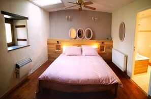 3 bedrooms, internet, bed sheets