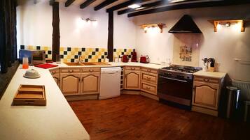 Mikrowelle, Ofen, Herdplatte, Geschirrspüler