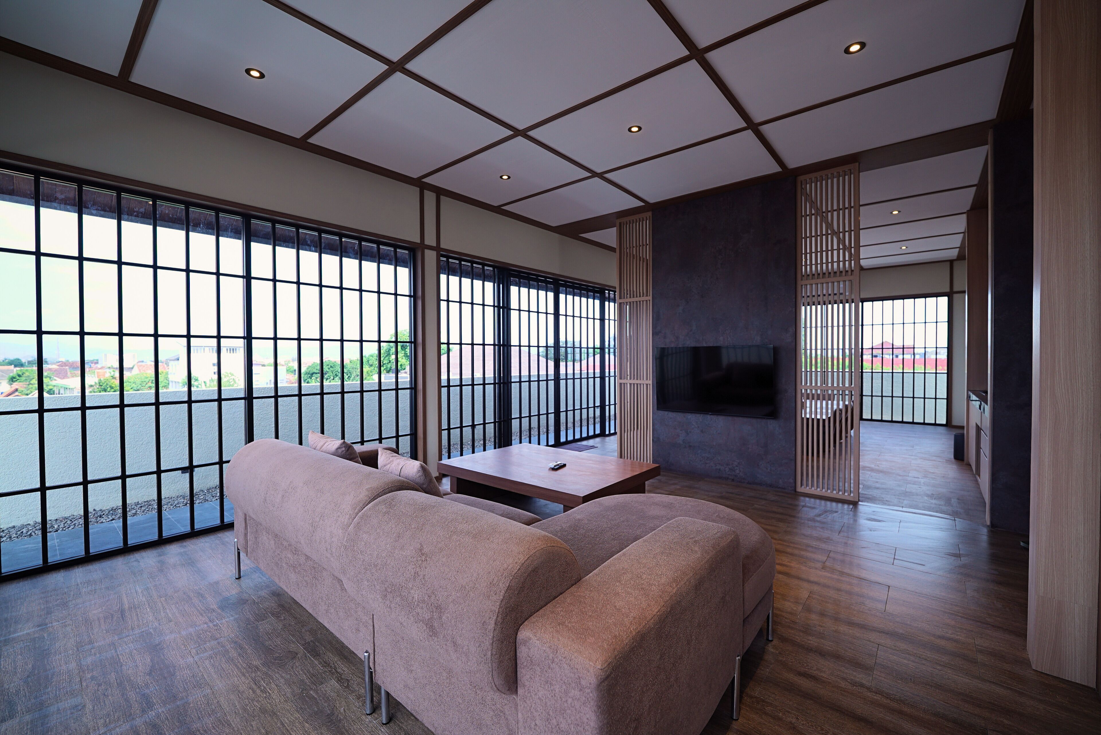 Tokyo | Area keluarga | Smart TV 42-inci dengan saluran TV digital dan Netflix