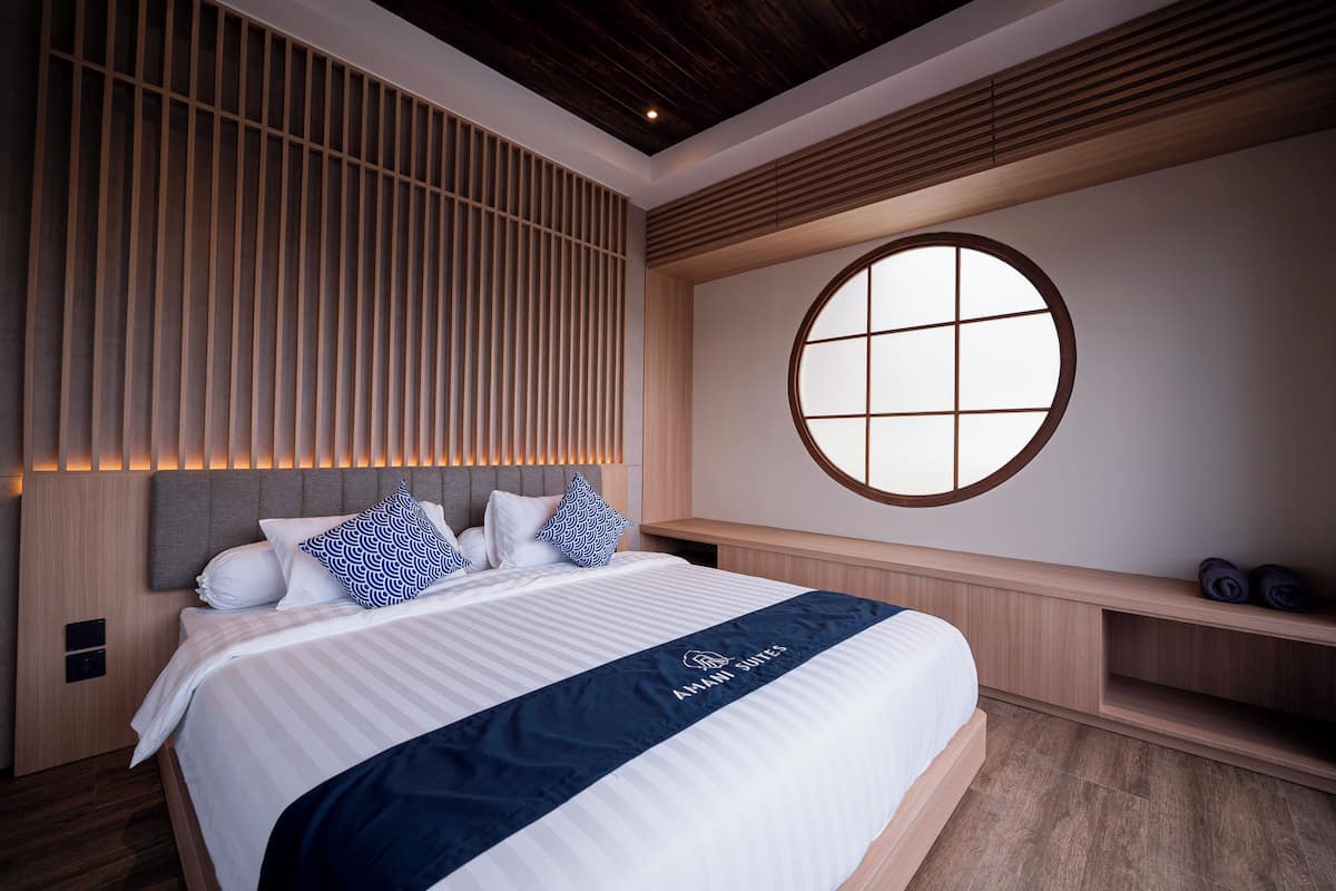 Ropa de cama de alta calidad y minibar con artículos gratuitos