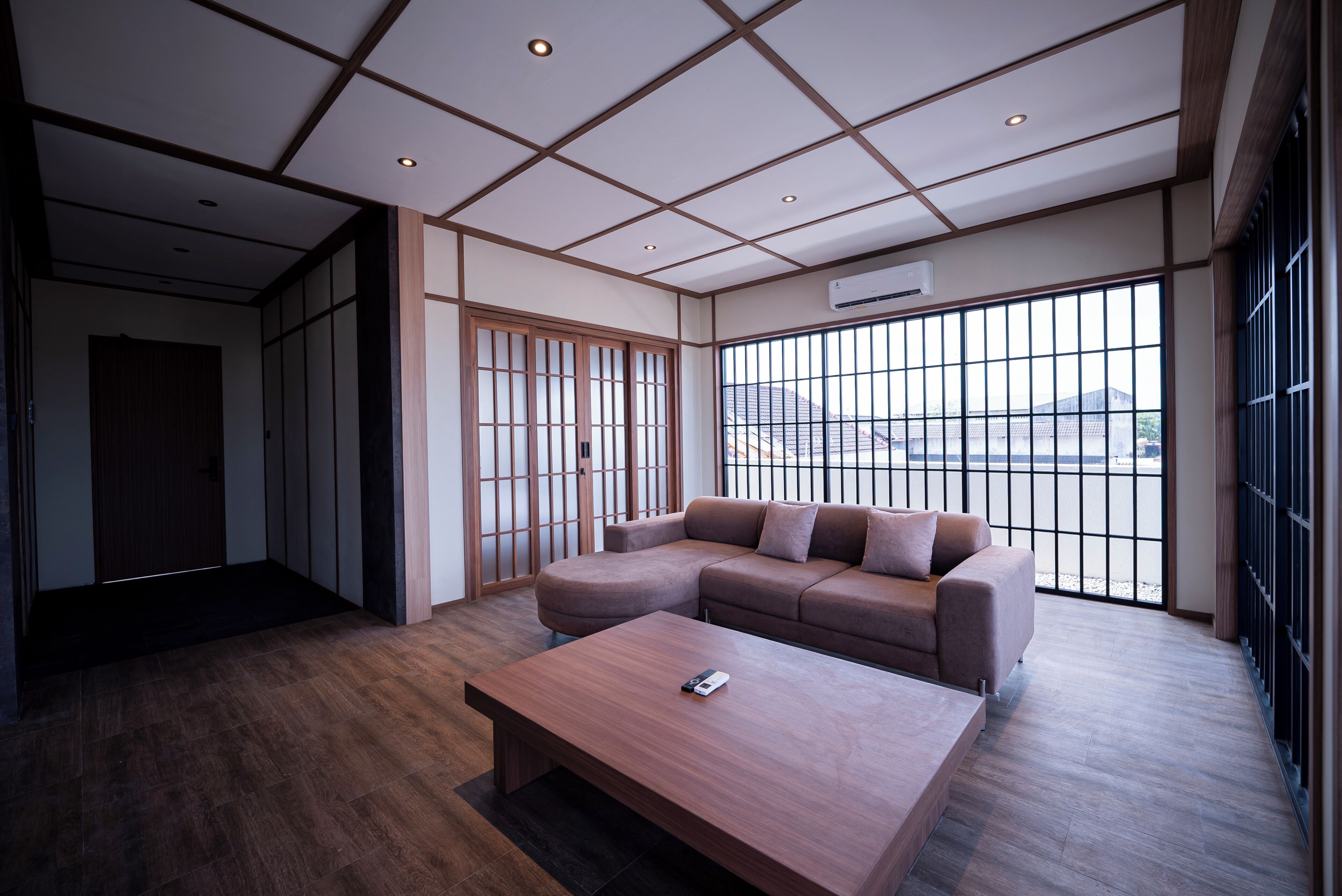 Smart TV 42-inci dengan saluran TV digital dan Netflix