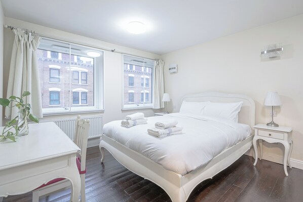 2 bedrooms, iron/ironing board, WiFi, bed sheets