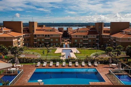 6 piscinas al aire libre