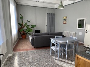 Living area - Self-contained apartment in village house (Saint-André-de-Sangonis)