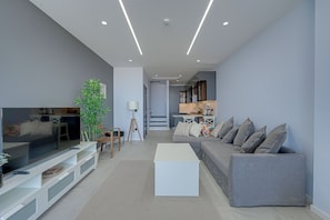 Deluxe Duplex, Sea View | Living area